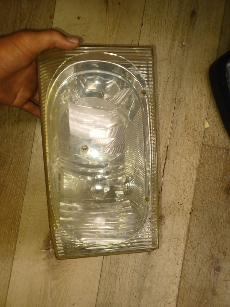 2001-2004 Ford Excursion Headlight LH Driver Side Used