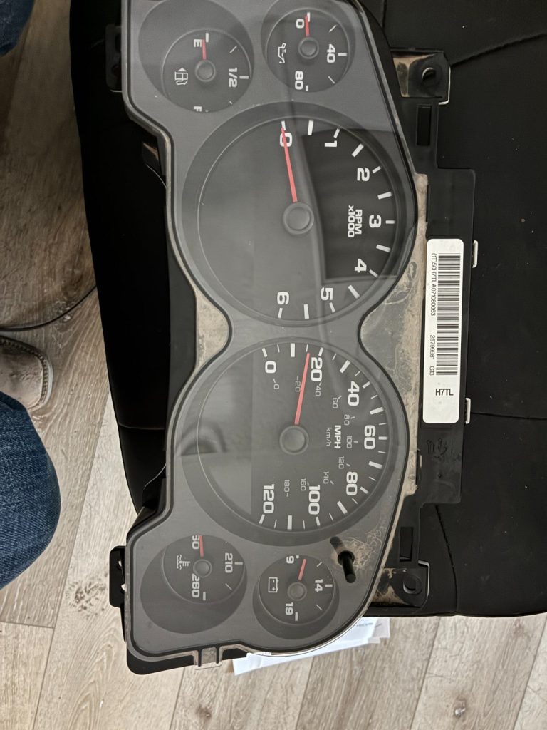 2007-2010 Chevy Sierra Silverado 1500 Speedometer Instrument Cluster 25799981