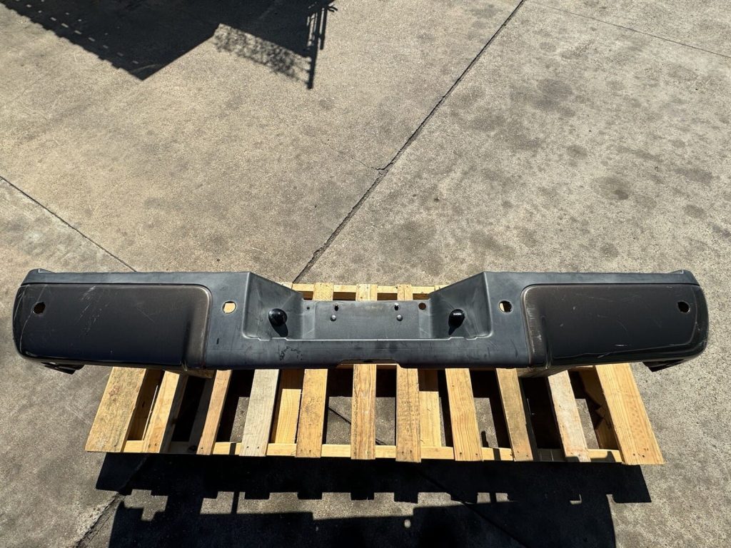 2011-2016 Ford F-250 F-350 F-450 Super Duty Rear Bumper Gray With Sensor Holes OEM Take-Off
