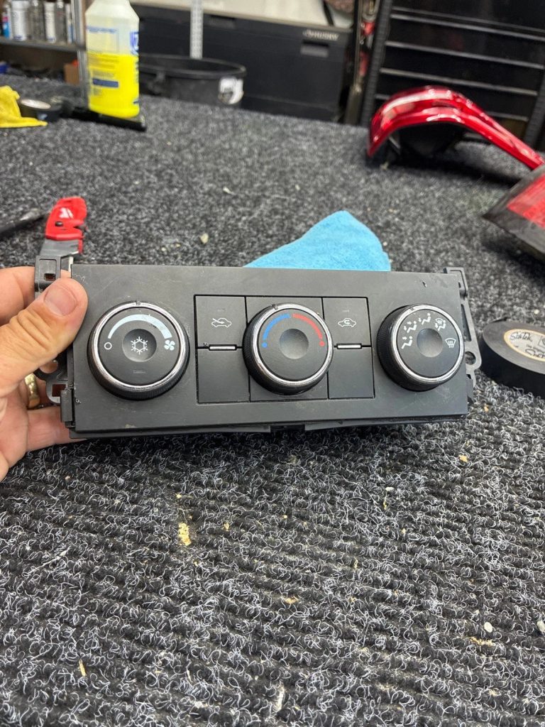 2012-2014 Chevrolet GMC Silverado 1500 Sierra 1500 Climate Control 22803599 Used