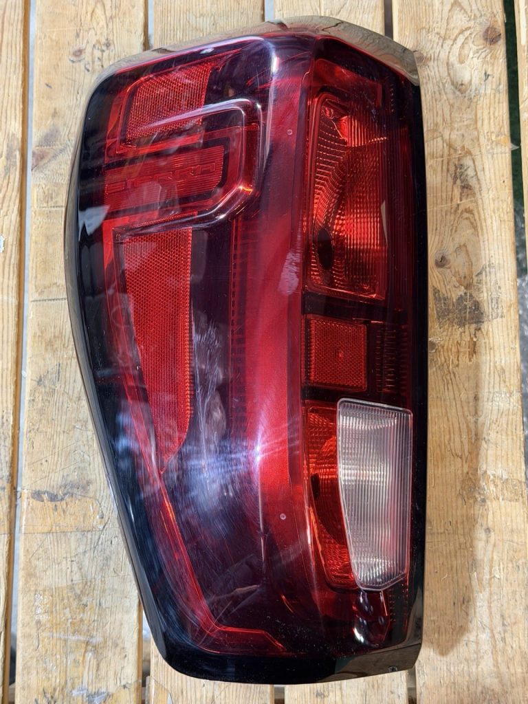 2020-2023 GMC Sierra 2500HD 3500HD Tail Light LH Driver Side Halogen OEM Take-Off