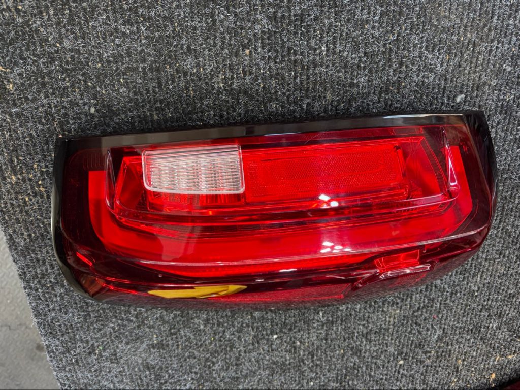 2020-2023 GMC Sierra 2500HD 3500HD Tail Light RH Passenger Side LED 84760020 Used