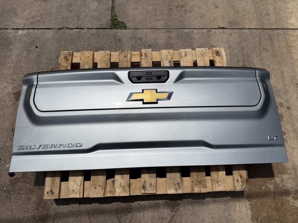 2020-2026 Chevrolet Silverado 2500HD 3500HD Tailgate Sterling Metallic Multi-Flex OEM Take-Off