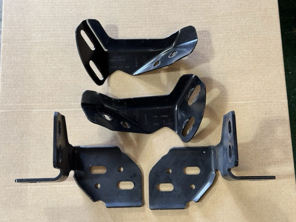 2023-2026 Ford F-250 F-350 F-450 F-550 Super Duty Rear Bumper Mounting Bracket Set OEM Take-Off