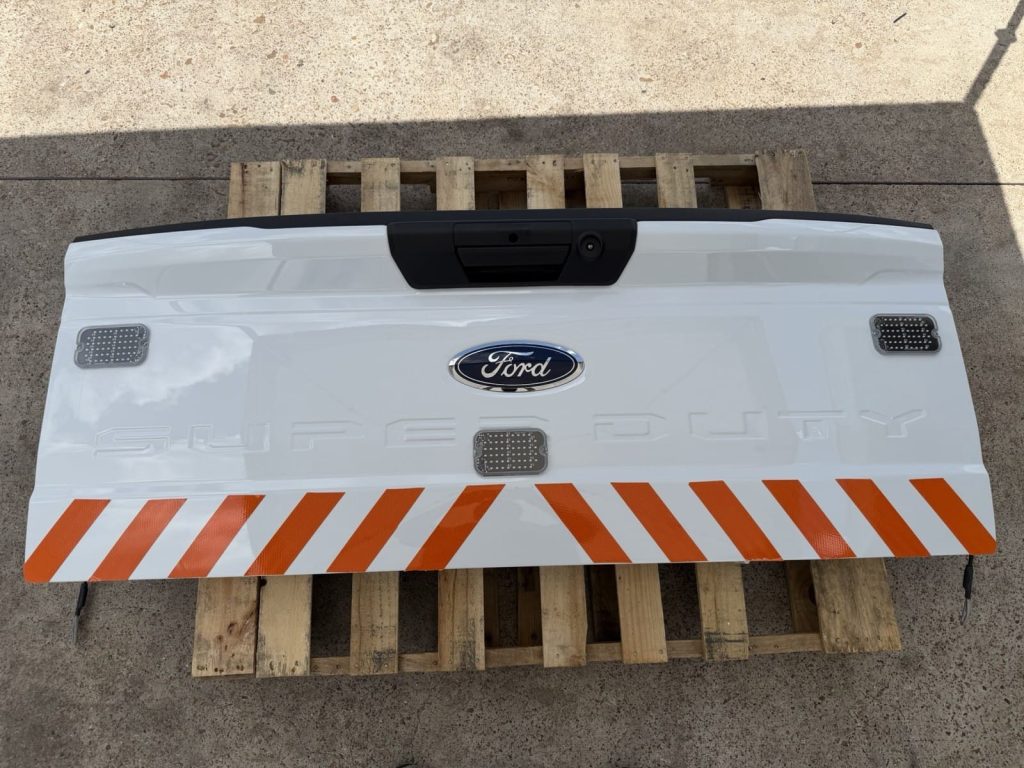 2023-2026 Ford F-250 F-350 F-450 Super Duty Tailgate Oxford White With Tailgate Step Camera Cutout OEM Take-Off (Stock TG-056)