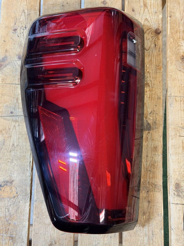 2024-2026 GMC Sierra 2500HD 3500HD Tail Light LH Driver Side LED OEM Take-Off