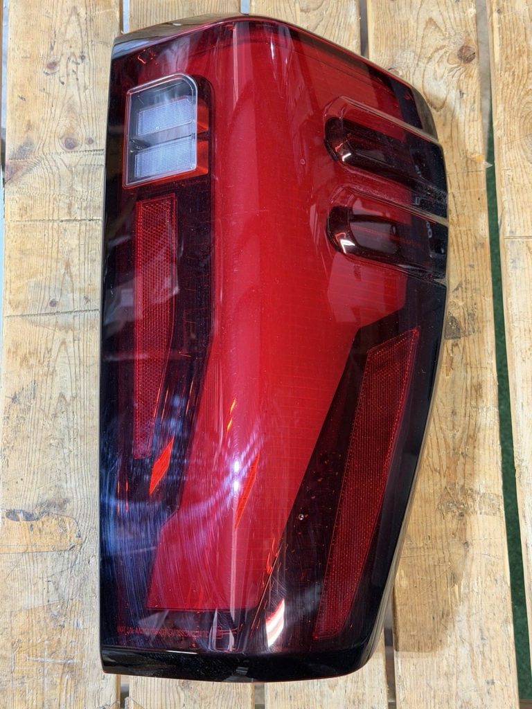 2024-2026 GMC Sierra 2500HD 3500HD Tail Light RH Passenger Side LED OEM Take-Off