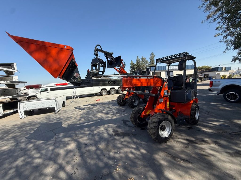 Everun EREL10 Electric Wheel Loader - 1-Ton Front Loader - 72V LiPo - Low-Hour Demo Unit