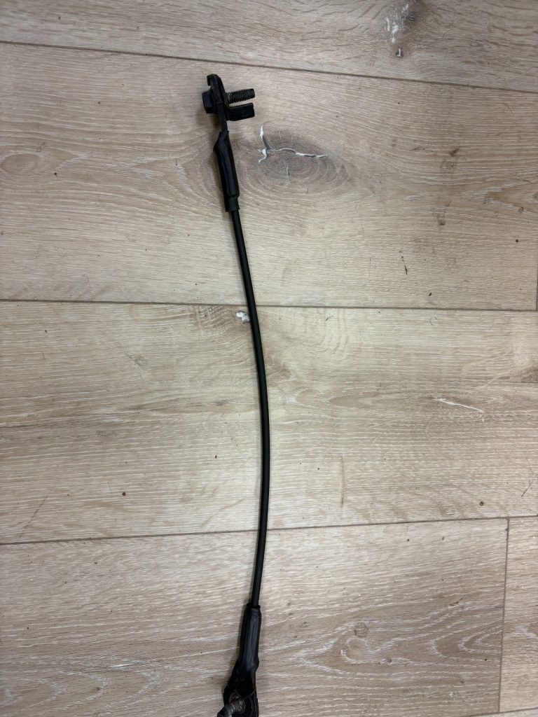2020-2025 Chevrolet GMC Silverado 2500HD Sierra 2500HD Tailgate Support Cable RH Passenger Side 84699389 Used