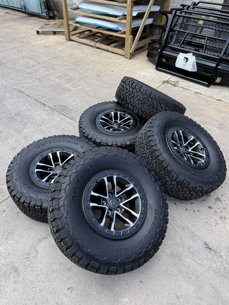 Jeep Wrangler / Gladiator 17″ OEM Rubicon 392 Final Edition Wheels & BFGoodrich All-Terrain T/A KO2 Tires — Set of 5 (Take-Off)