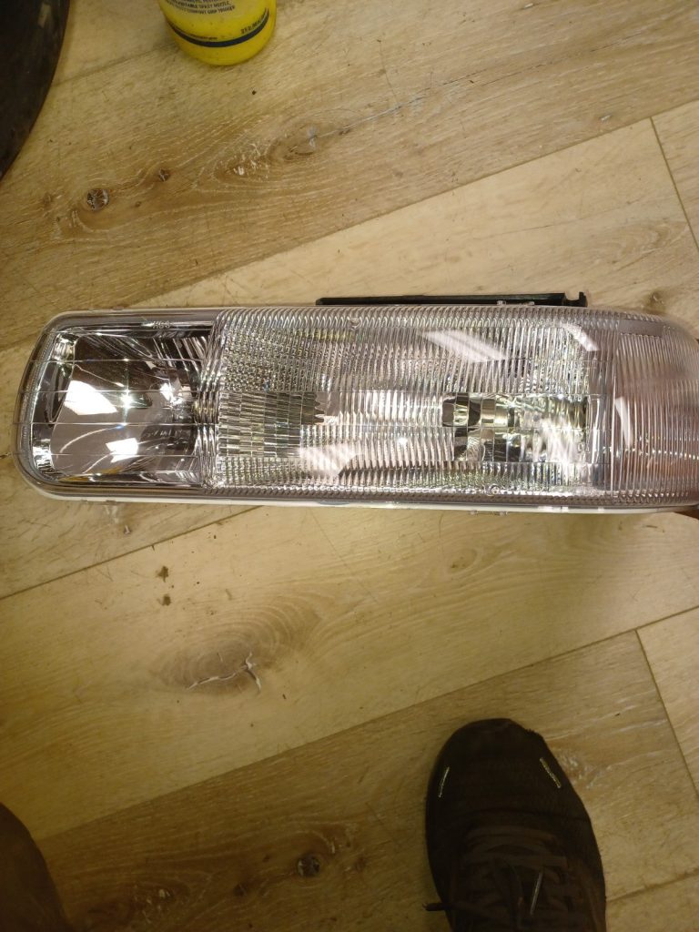 1999-2002 Chevrolet Silverado 1500 Headlight LH Driver Side CV10083-H New