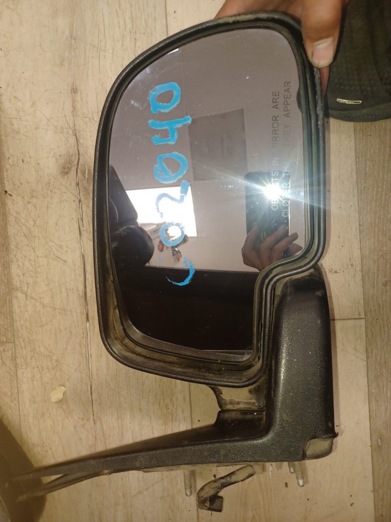 OEM CHEVY GMC Silverado Sierra Left Right Mirrors 82-07300-004LH 82-07200-004RH