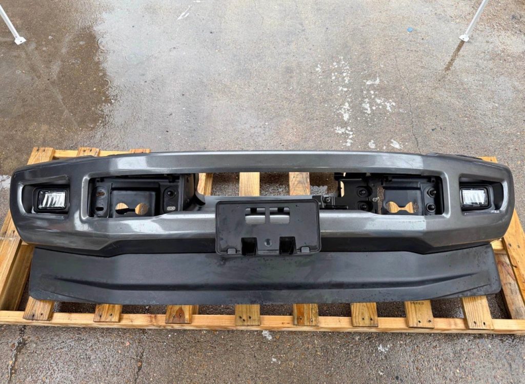 2017-2019 Ford F-250 F-350 Super Duty Front Bumper Gray OEM Take-Off