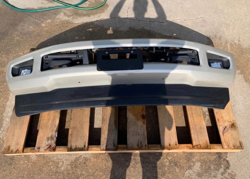 2017-2019 Ford F-250 F-350 Super Duty Front Bumper White Used